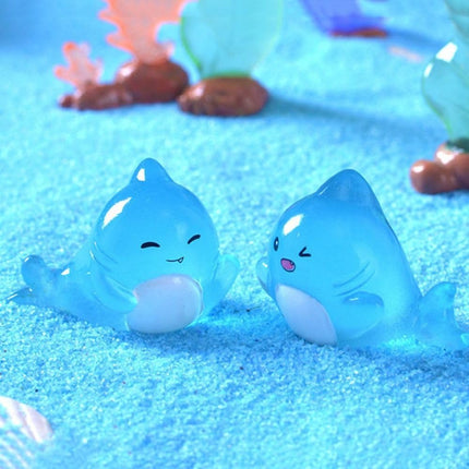 Aquarium Decoration – Ornaments – Mini Ocean Resin Animals – Luminous Mini Shark Figures – Durable & Non-Fading Resin – Glow-in-the-Dark Sea Animals – For Fairy Garden, Micro Landscape, Aquarium & Home Decor – Pack of 6.