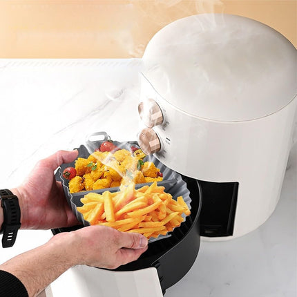 Airfryer baking tray – Airfryer accessories – Round Silicone Baking Tray with Division – Non-Stick Heat-resistant Baking Pan for Oven & Airfryer – Suitable for Cakes, Cookies & Muffins – 20×20×4.5 cm – Off White – 2 pieces.