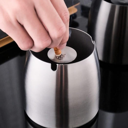 Stainless Steel Ashtray with Lid - Silver - Ø 8 cm - Wind Ashtray for Outdoor & Indoor Use - Storm Ashtray.