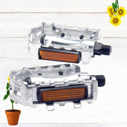 Worgeous 1 Pair of Silver Aluminum Alloy Mountain Bike Pedals with Anti slip Spikes.