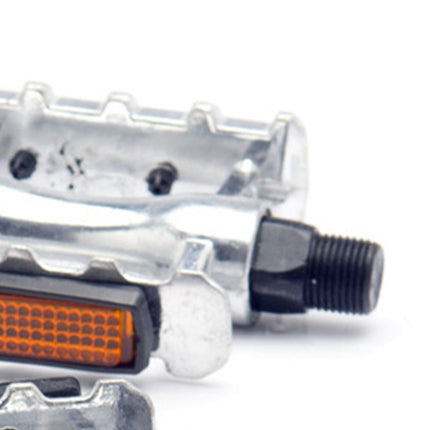 Worgeous 1 Pair of Silver Aluminum Alloy Mountain Bike Pedals with Anti slip Spikes.