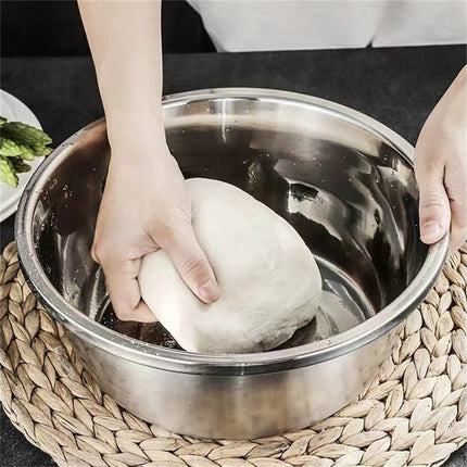4 Pcs Kitchen Mixing Bowls with Grater Lid Stainless Steel Construction.