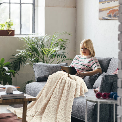 Warm Blankets for Winter, Winter Blankets Queen Size,King Blankets for The Bed, Winter Blankets Queen Size,Super Soft Throw Blankets, Silky Flannel Fleece Bed Blanket Beige.