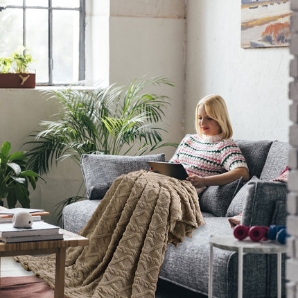 Warm Blankets for Winter, Winter Blankets Queen Size,King Blankets for The Bed, Winter Blankets Queen Size,Super Soft Throw Blankets, Silky Flannel Fleece Bed Blanket Coffee.