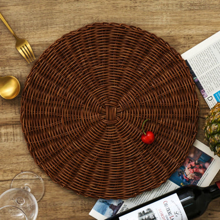 14 Inch Round Woven Placemats, Non Slip Heat Resistant Plastic Table Mats,Table Placemat For Household Use,Round Rattan Placemats Braided Cup Coasters For Drink Kitchen Dining Table Decoration Brown.