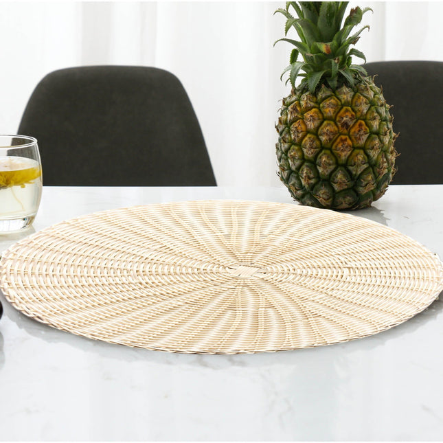 14 Inch Round Woven Placemats, Non Slip Heat Resistant Plastic Table Mats,Table Placemat For Household Use,Round Rattan Placemats Braided Cup Coasters For Drink Kitchen Dining Table Decoration,Brown White.