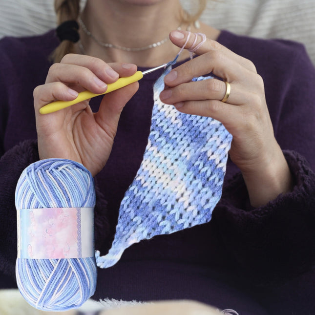 Milk Cotton Tie-Dye Yarn for Knitting and Crochet,130m Multicolor Gradient Wool,Soft and Durable for Blankets and Crafts,Versatile Use for DIY Projects and Creative Knitting Blue.