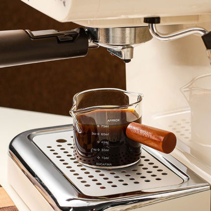 Espresso Measuring Cup - Shot Glass - Milk Jug - Coffee Accessories - Barista Tools - Measuring Cup Glass - Espresso Glasses - Sauce Jug - Measuring Glass - Mini Measuring Cup - Double Spout - Heat Resistant - Wooden Handle - Transparent - 2 Pieces.