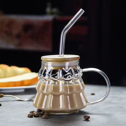 Christmas Tree Coffee Mug, 350ml Tree-shaped Clear Glass Coffee Mug with Handle for Ice Americano, Tea, Milk, Creative Christmas Gift for Colleagues, Friends(1*Cup, with Lid & Straw) Clear.