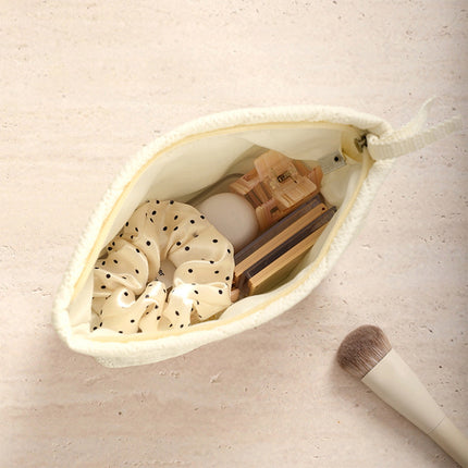 Floral Makeup Bag, Quilted Makeup Bag, Zipper Pouch, Purse Travel Make Up Organizer for Women Cosmetic, Portable Cosmetic Bag, Large Capacity Pencil Case, for Travel, Camping Beige.
