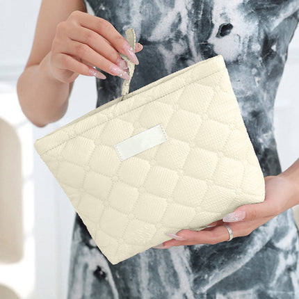 Floral Makeup Bag, Quilted Makeup Bag, Zipper Pouch, Purse Travel Make Up Organizer for Women Cosmetic, Portable Cosmetic Bag, Large Capacity Pencil Case, for Travel, Camping Beige.