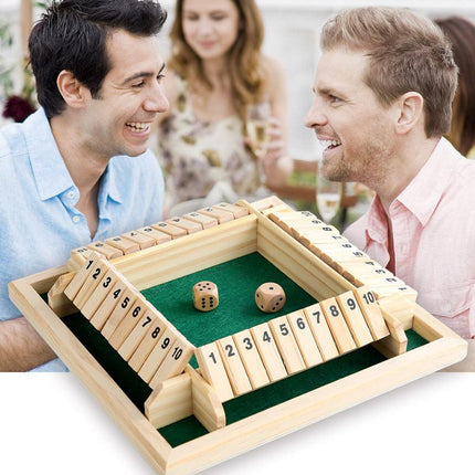 A green card-flipping toy, an interactive and educational toy for parties, a casual game prop for board game cards with four-sided numbers.