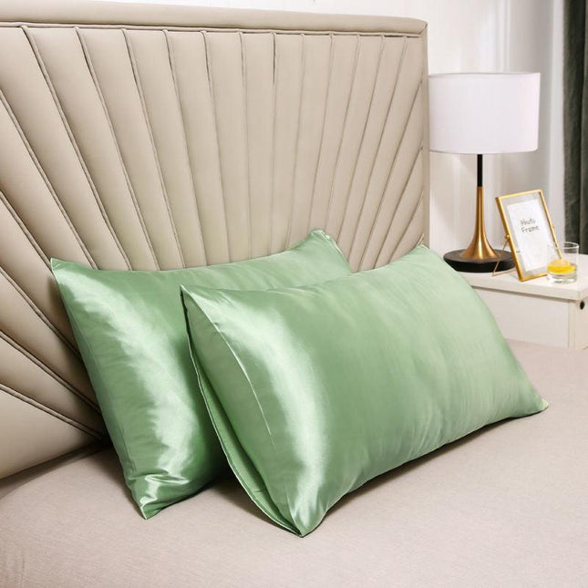 A pair of solid-color silk-like pillowcase pillowcase and envelope pillow (green).