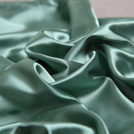 A pair of solid-color silk-like pillowcase pillowcase and envelope pillow (green).