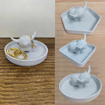 Highland Cow Ring Holder with Circular Dish Scottish Cow Statue Wedding Engagement Holder Calf Jewelry Organizer Stand.