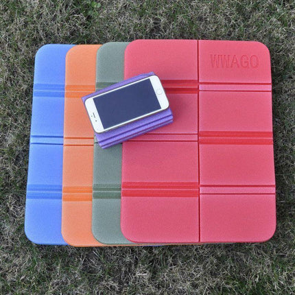 Folding picnic mat-Red.