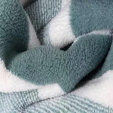 GREEN 12PCS Thick Absorbent Lint-Free Coral Fleece Kitchen Cleaning Cloth, Easily Removes Grease, Hangable for Drying.