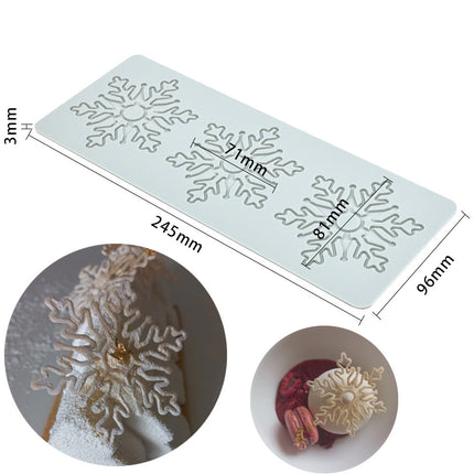 Baking Molds (3-Piece Set) - Silicone Baking Molds - Three Different Shapes - Maple Leaf, Clover, and Snowflake Patterns - Suitable for baking chocolate, candy, and cupcakes, this is a handy tool for creating fun homemade desserts.