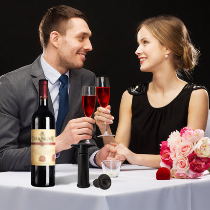 Vacu Vin Black Pump with Wine Saver Stoppers - Keeps Wine Fresh.