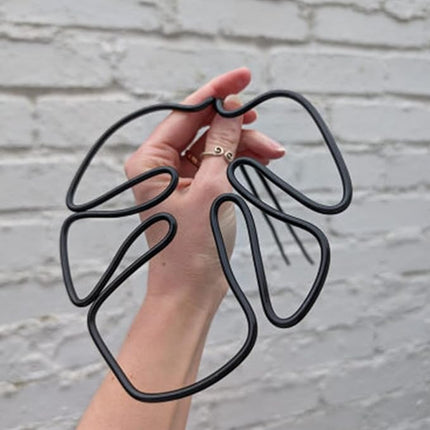 Monstera-shaped plant support, reusable sturdy alloy plant support, plant support for indoor and outdoor plants, including Flow.