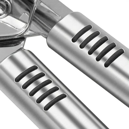 Multifunctional can opener, beer bottle opener, kitchen utensil, simple manual can opener.