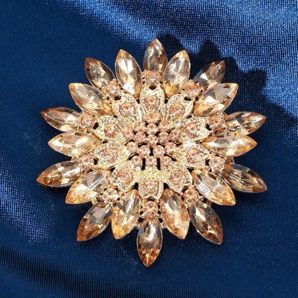 Rhinestone Flower Brooch Pin, 2.55" Fashion Large Crystal Flower Brooches for Women Floral Lapel Pins for Wedding Party Birthday Dance Banquet Dress Hat Suit Bag Accessories Jewelry.