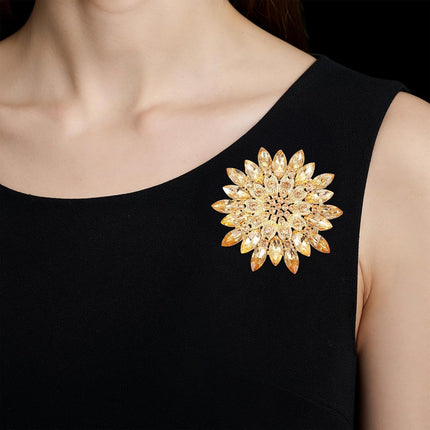 Rhinestone Flower Brooch Pin, 2.55" Fashion Large Crystal Flower Brooches for Women Floral Lapel Pins for Wedding Party Birthday Dance Banquet Dress Hat Suit Bag Accessories Jewelry.