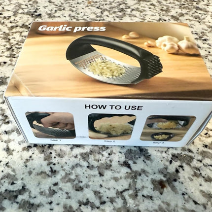Garlic Press,Stainless Steel Garlic Mincer Crusher,Easy to Use and Clean,Ergonomic Handle,Easy Kitchen Gadget for Effortless Smashing,Kitchen Essentials,Home and Kitchen Utensils Accessories,Cooking.