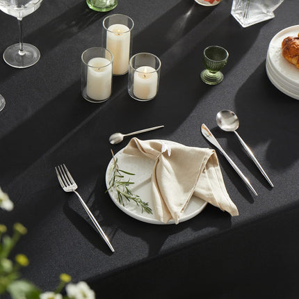 Table Cloth 60x102 Inch Black Tablecloth for 6 Foot Table Washable Polyester Rectangle Tablecloth for Buffet Table, Parties, Holiday Dinner, Wedding.