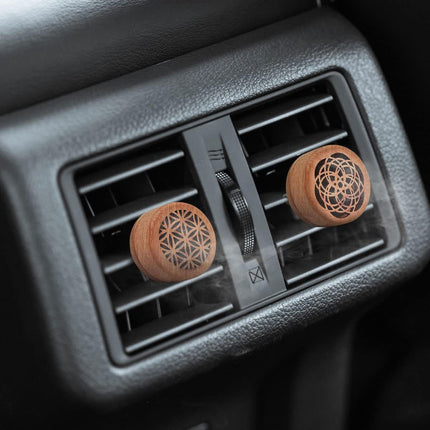 2-in-1 Car Aromatherapy Diffuser & Air Freshener, Portable Mini Wood Diffuser with Lava Stone, Essential Oil Vent Clip, 2 Charming Patterns.