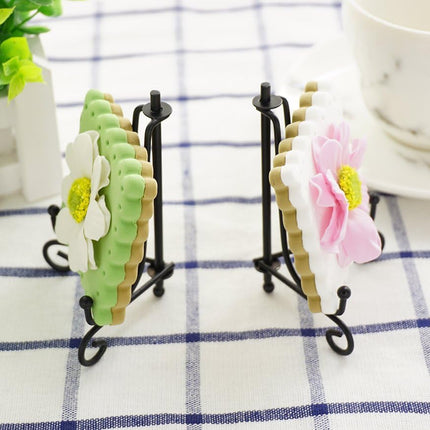 3.5 Inch Black Mini Iron Stand Cookie Holder Display Stand Place Card Holder Display Easels at Weddings, Birthday Party (4 pack).