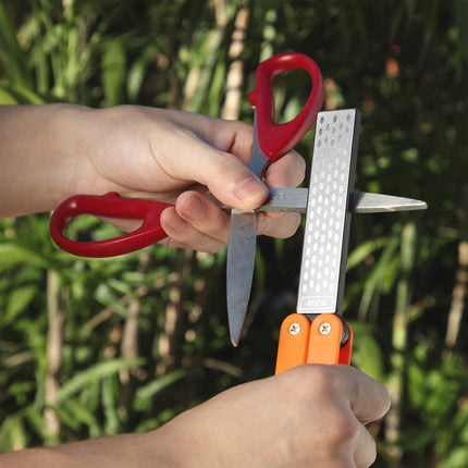 2 Pack Garden Tool Sharpener, Folding Pocket Diamond Knife Sharpener 400/600 Grit Double-Sided Scissor, Pruners, Loppers or Blade Sharpening Stone for Garden Outdoor Camping Kitchen.