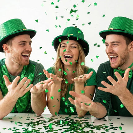St.Patrick's Day Confetti - 3000Pcs Glitter Green Shamrock Confetti St.Patrick's Day Party Favor Decoration Lucky Clover Irish Table Scatter Confetto for Sanit Patricks Day Decor(105G).
