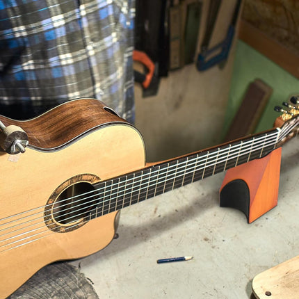 Neck Support Luthier Tool for Guitar, Guitar Neck Rest, Pillow String Instrument Neck Support for Guitar Workstation, Violins, Banjos, Ukuleles, Mandolins.