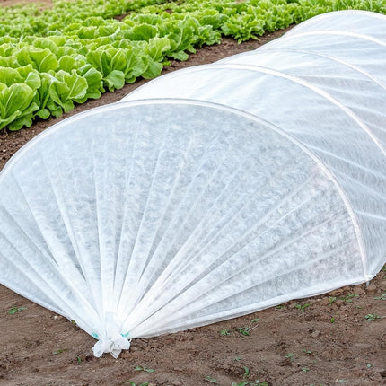 15 x 10 Ft Plant Sun Protection Cloth, Garden Plant Shade Cloth, Non-Woven White Light Refraction Sunshade Cloth for Protecting Plants Vegetable Rows from Direct Sunlight.