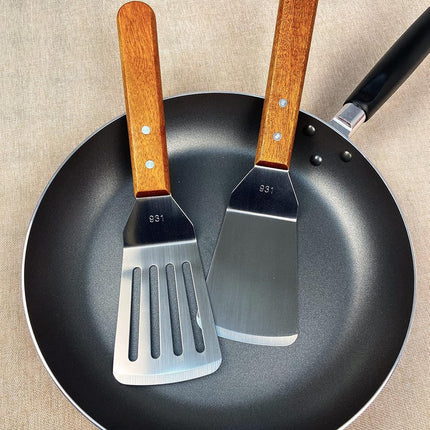 2Pcs Metal Spatulas Set, Metal Spatula for Cast Iron Skillet, Cooking Utensils Fish Egg Grill Spatula Stainless Steel Slotted Spatula, Wok Flat Top Small Metal Spatula Turner with Wood Handle.