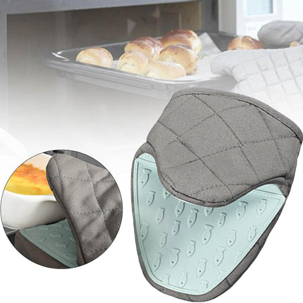 Light Green Heat Resistant Oven Mitt for Baking and Cooking - 1 Piece.