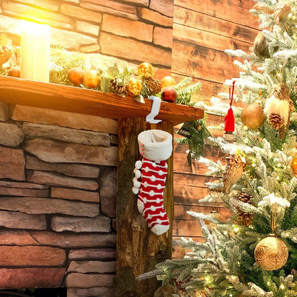 Christmas Stocking Holders for Mantel Set of 4, No-Slip Christmas Stocking Clips Stocking Hanger Hooks For Christmas Decorations, Lightweight Stocking Holders Clip For Fireplace Counter Window (White).