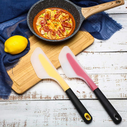 2 Pieces Omelette Spatula Kitchen Turner Silicone Flip and Fold Omelette Turner for Kitchen Omelet Pancake Crepes(Red and Yellow).