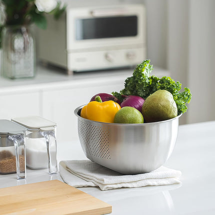 Rice Washer Strainer Bowl, Stainless Steel Quinoa Washing Bowl With Side Drainers Colander for Cleaning Rinsing Fruits, Vegetables, and Beans - Versatile Kitchen Tool.