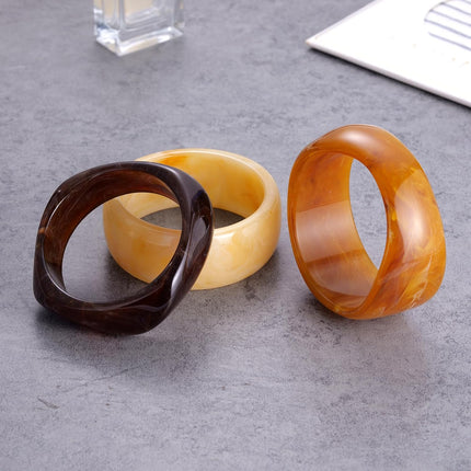 Kvekstio Chunky Resin Bangle Set for Women – 3 Pack Irregular Wide Acrylic Marble Bracelets, Bold Statement Jewelry for Boho Retro Style, Minimalist Stackable Brown Accessories for Mom Wife Daughter.