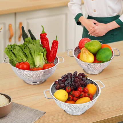 Colander for Kitchen, 3QT, Stainless Steel Colander Strainer with Handle for Fruits Vegetables Cooking Food, Dishwasher Safe.