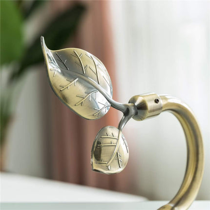 Leaf Shaped Curtain Tieback Holdbacks 2pcs, Handmade Metal Curtain Side Holders for Wall, Curtain Hook Pull Backs for Drapes Window Decoration (Antique Brass).
