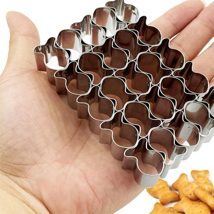 Gold Fish Cracker Cutter - 25 Cavity Fish Shaped Cookie Cutter - Stainless Steel - Silver - 1 Piece.
