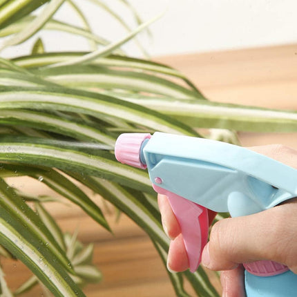 500ml Dual-Mode PP Spray Bottle with Adjustable Stream/Mist, Pink/Blue, 16oz, 8x21cm, 55g for Home, Office, Hospitality & Outdoor Use.