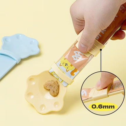 2 Cat Strip Feeder Squeeze Spoons, Capable of Licking Wet Cat Pet Liquid Snack Spoons, Multifunctional Pet Spoons.