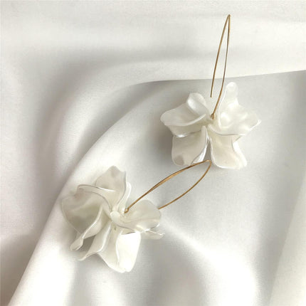 Boho Rose Petal Dangle Resin Earrings - Long Drop Acrylic Tiered Flower Earrings - Statement Exaggerated Floral Tassel Earrings for Women and Girls.