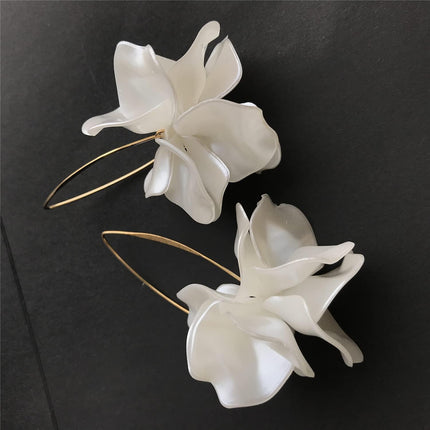 Boho Rose Petal Dangle Resin Earrings - Long Drop Acrylic Tiered Flower Earrings - Statement Exaggerated Floral Tassel Earrings for Women and Girls.