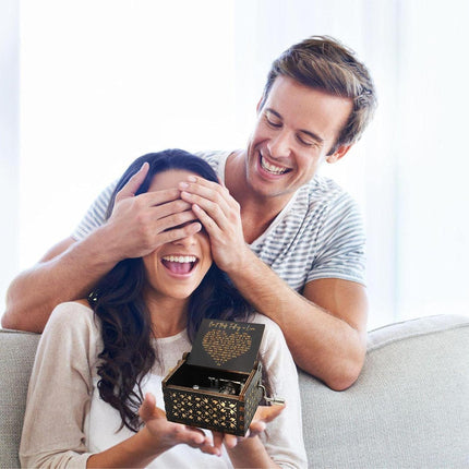 Can't Help Falling in Love Music Box, Birthday Gifts for Wife, Girlfriend, Women, Vintage Wooden Hand Crank Music Box, Christmas Valentine Wedding Anniversary Romantic Gift.