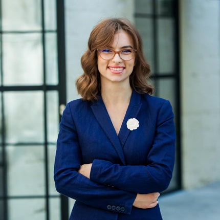 Flower Boutonnieres Pin, Lapel Pin for Men Camellia Suit Wedding Graduation Anniversary Brooch Outfit White -.